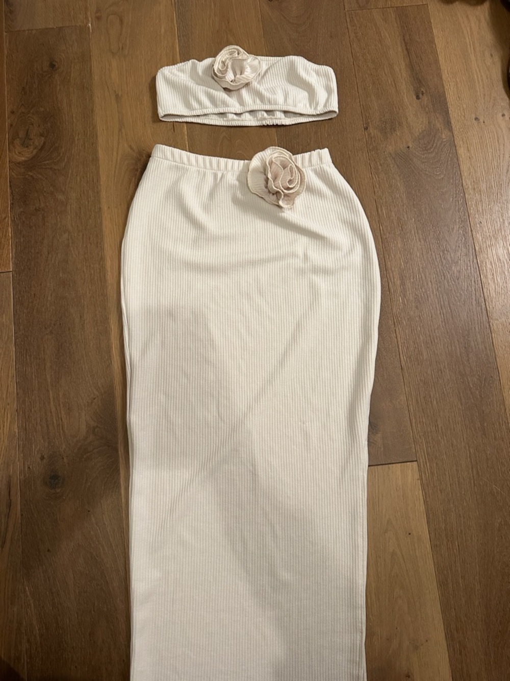 Cream Ribbed Maxi Skirt with Floral Accent
